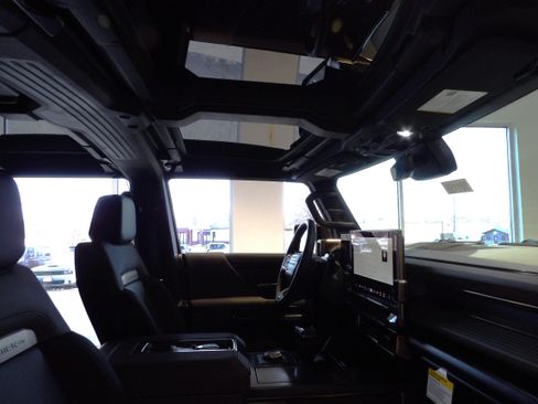 Used 2024 GMC Hummer EV 2X w/ Extreme Off-Road Package image 28