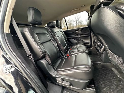 Used 2022 Lincoln Aviator AWD image 18