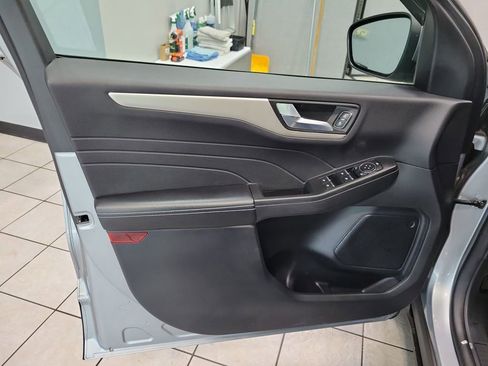 Used 2022 Ford Escape SEL image 39