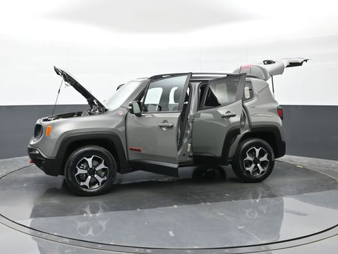 Used 2022 Jeep Renegade Trailhawk w/ Sun/Sound Group AWD/4WD image 46