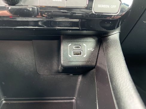 Used 2022 Jeep Compass Latitude AWD/4WD image 32