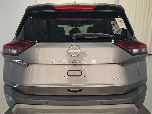 Used 2022 Nissan Rogue SV FWD image 6