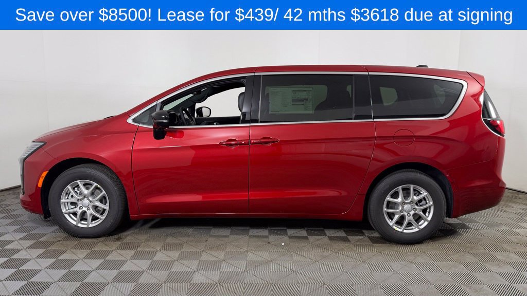 New 2027 Chrysler Pacifica Select FWD image 4