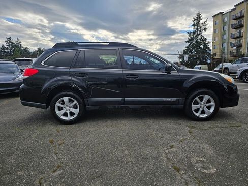 Used 2013 Subaru Outback 2.5i Premium AWD/4WD image 8