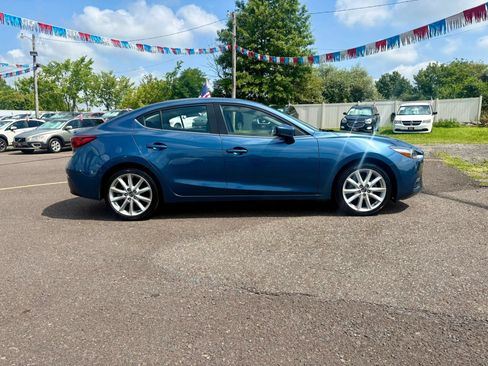 Used 2017 MAZDA MAZDA3 Touring w/ Popular Equipment Package FWD image 6