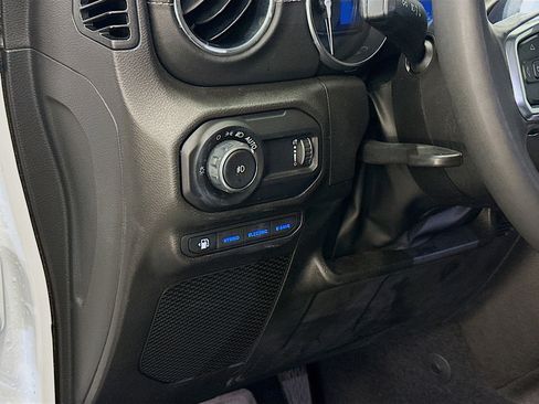 Used 2023 Jeep Wrangler Unlimited Sahara w/ Cold Weather Group AWD/4WD image 17
