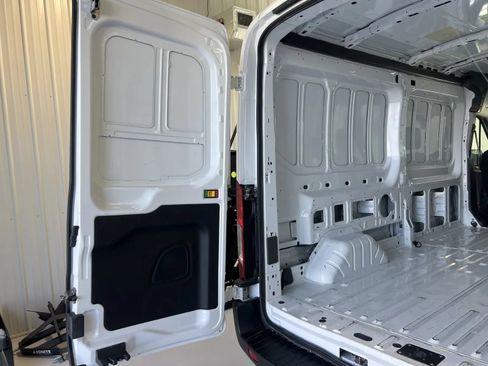 Used 2025 Ford Transit 250 148 Medium Roof RWD image 14