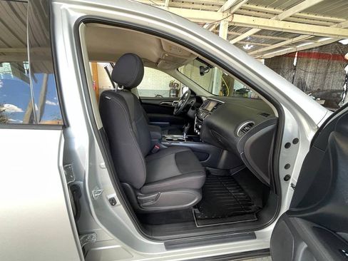 Used 2017 Nissan Pathfinder SV w/ Cargo Package FWD image 8