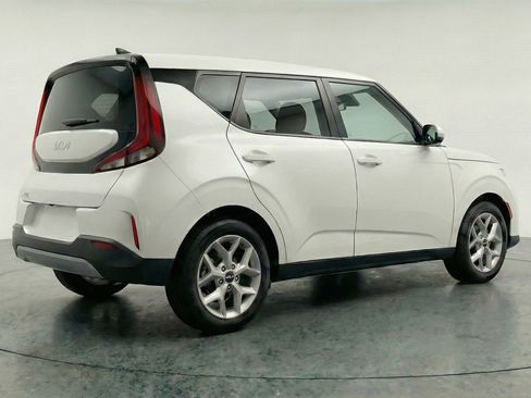 Used 2025 Kia Soul LX w/ LX Technology Package image 9