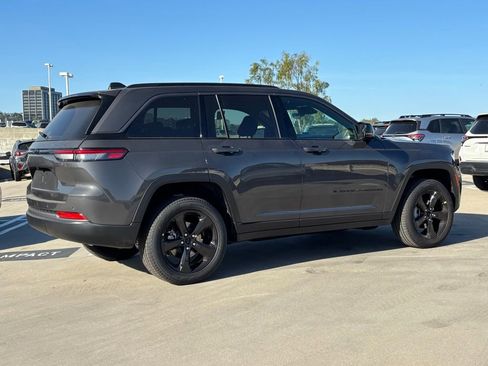 New 2026 Jeep Grand Cherokee Limited image 3