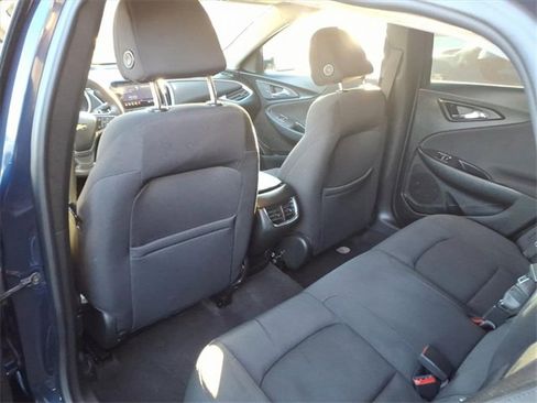 Used 2022 Chevrolet Malibu LT image 9