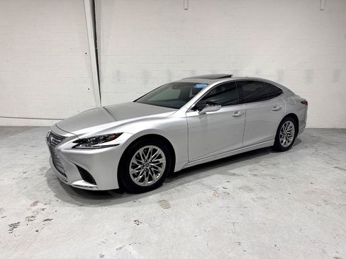 Used 2018 Lexus LS 500 w/ Accessory Package (Z1) RWD image 20