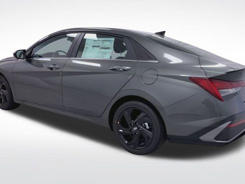 New 2026 Hyundai Elantra SEL Sport Premium FWD image 19