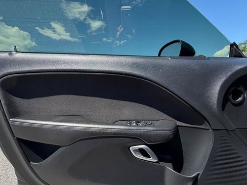 Used 2019 Dodge Challenger R/T RWD image 10
