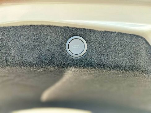 Used 2025 Tesla Model 3 Long Range image 9