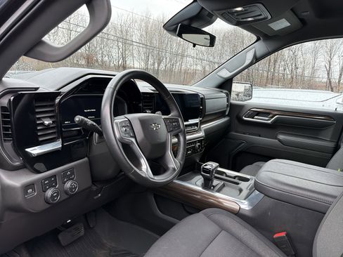 Used 2023 Chevrolet Silverado 1500 LT Trail Boss w/ Protection Package image 10