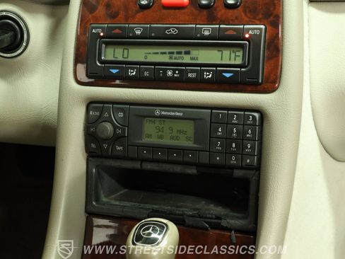 Used 1999 Mercedes-Benz CLK 320 Cabriolet image 39