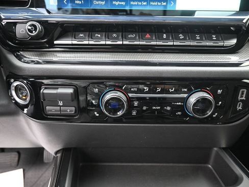 Used 2022 Chevrolet Silverado 1500 ZR2 AWD/4WD image 12