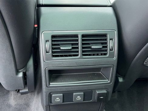 Used 2024 Jaguar F-PACE R-Dynamic S image 42