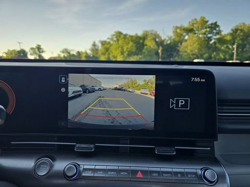 Certified 2025 Hyundai Kona SE FWD image 17