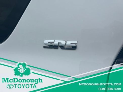 Used 2022 Toyota 4Runner SR5 AWD/4WD image 6