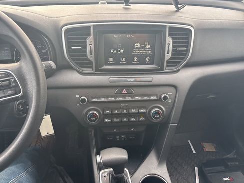 Used 2019 Kia Sportage LX w/ LX Popular Package image 10