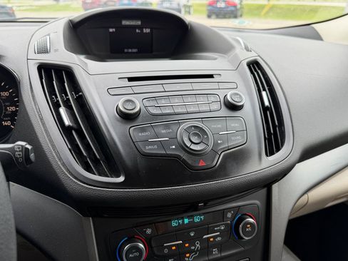Used 2017 Ford Escape SE AWD/4WD image 10