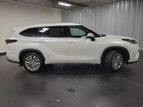 Used 2026 Toyota Highlander Platinum AWD/4WD image 9