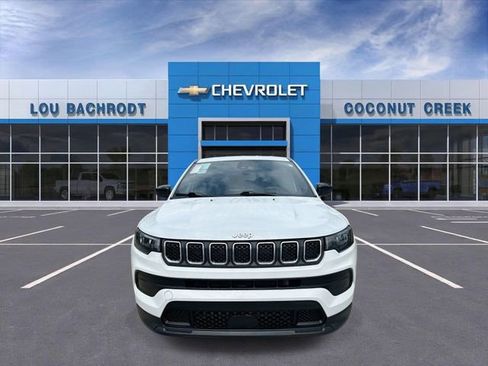 Used 2023 Jeep Compass Sport AWD/4WD image 3