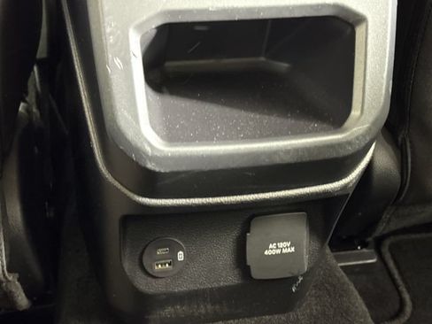 Used 2025 Ford Ranger XLT w/ Chrome Accent Package AWD/4WD image 26