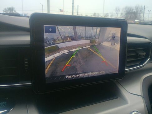 Used 2022 Ford Explorer XLT w/ Equipment Group 202A image 37