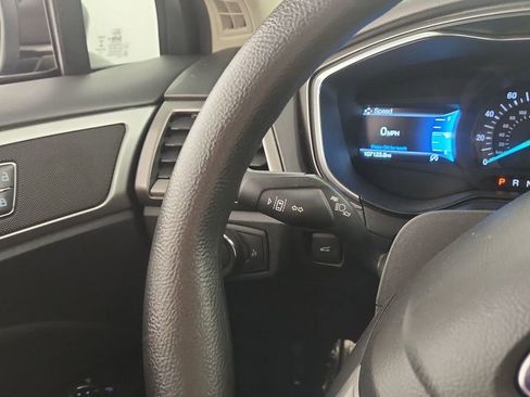 Used 2020 Ford Fusion SE image 9