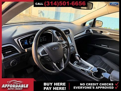 Used 2015 Ford Fusion SE w/ Equipment Group 202A image 9