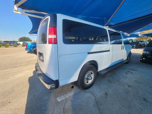 Used 2019 Chevrolet Express 3500 LT w/ LT Preferred Equipment Group RWD image 4