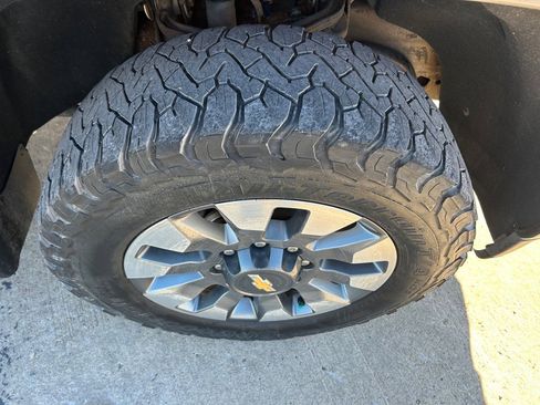 Used 2022 Chevrolet Silverado 2500 Custom w/ Custom Value Package image 22