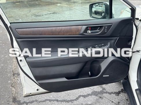 Used 2017 Subaru Outback 2.5i Limited image 11