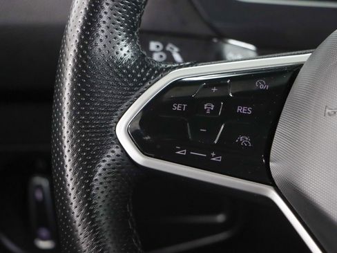 Used 2023 Volkswagen Tiguan SE R-Line FWD image 13