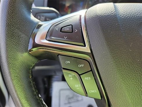 Used 2024 Ford Edge SEL image 28