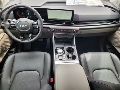 New 2026 Kia Carnival EX FWD image 21