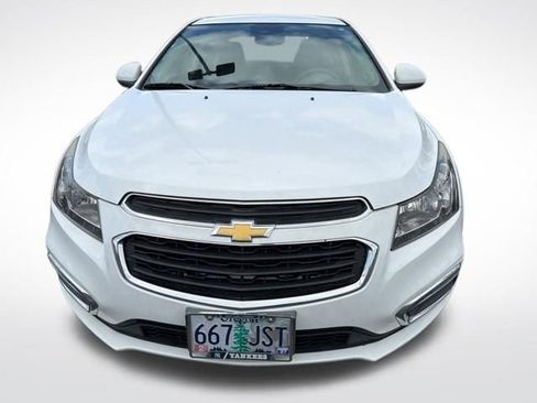 Used 2016 Chevrolet Cruze LT FWD image 3