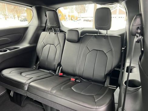 New 2026 Chrysler Pacifica Select w/ S Appearance Package FWD image 6