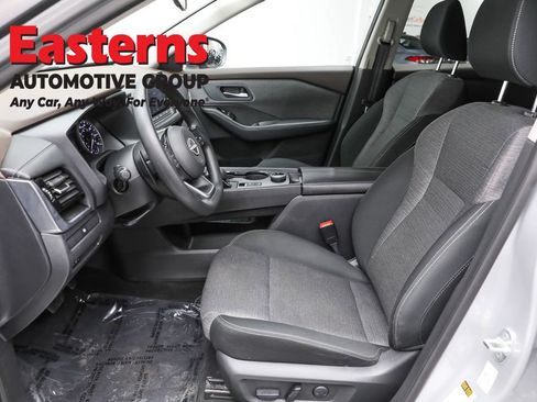 Used 2022 Nissan Rogue SV AWD/4WD image 14