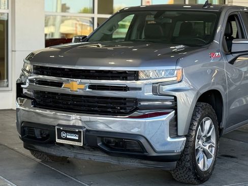 Used 2022 Chevrolet Silverado 1500 LT image 3