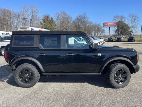 New 2025 Ford Bronco Big Bend w/ Black Diamond Package image 2