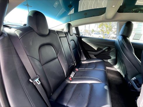 Used 2022 Tesla Model 3 Long Range image 27