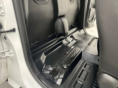 Used 2022 Chevrolet Colorado LT w/ Fleet Safety Package image 21