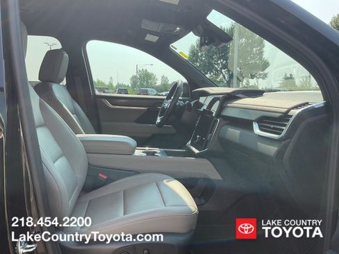 Used 2024 GMC Acadia Elevation AWD/4WD image 14