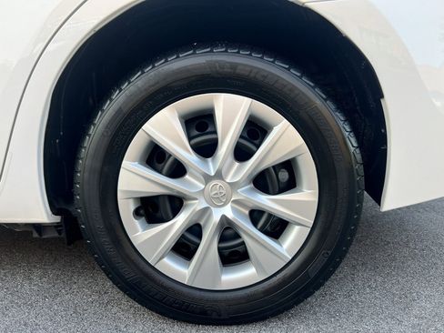 Used 2017 Toyota Corolla L w/ Carpet Mat Package (TMS) FWD image 85