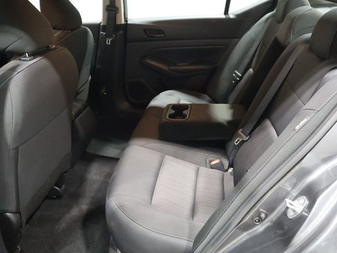 Used 2025 Nissan Altima 2.5 SV image 18