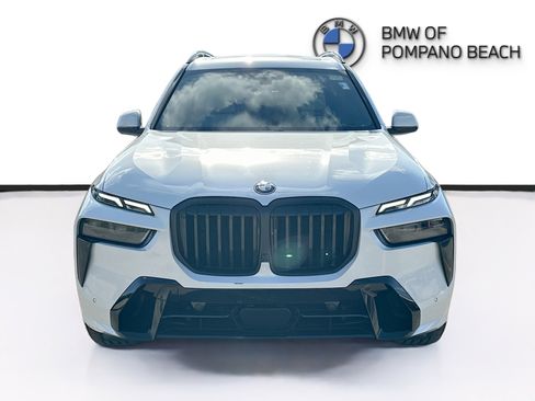 Certified 2023 BMW X7 xDrive40i w/ M Sport Package image 2